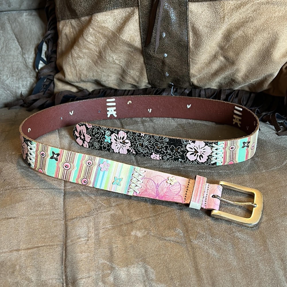 Fossil leather belt. Hawaiian print. Size medium. - Picture 2 of 5